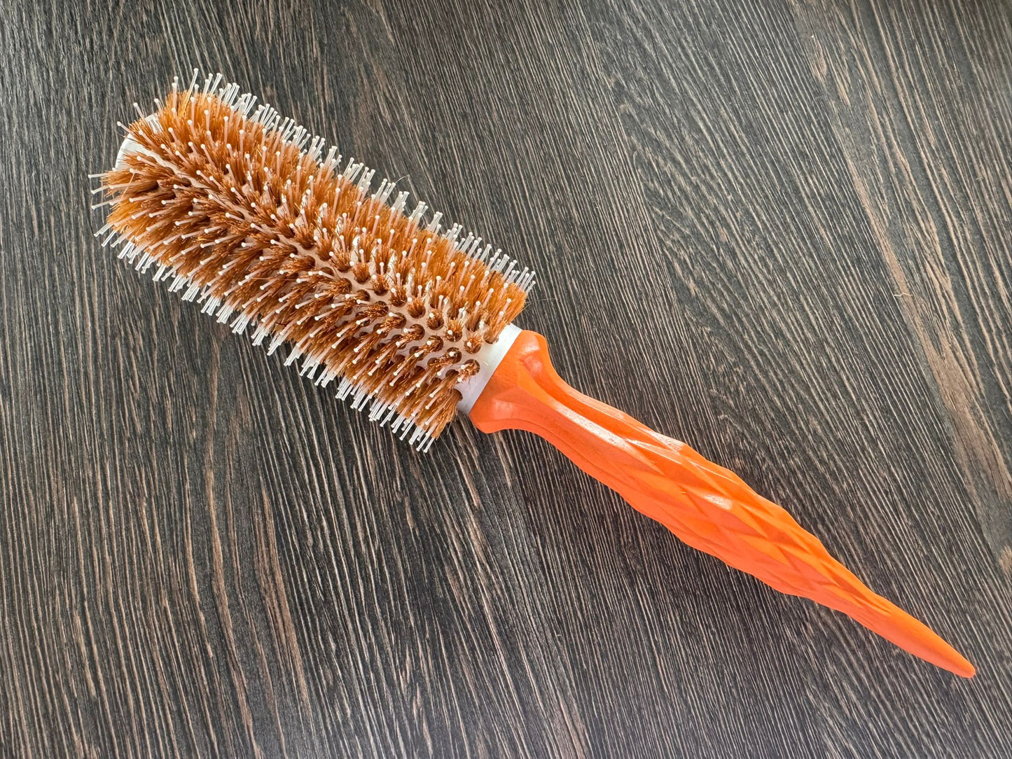 Wooden handle round brushes
