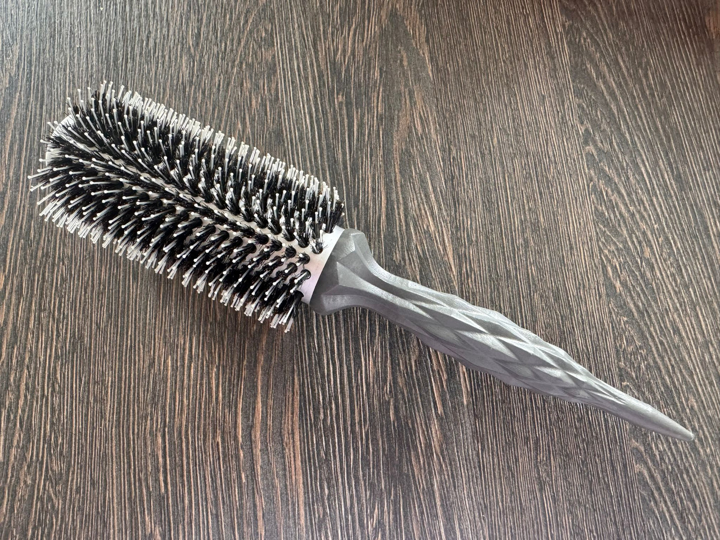 Wooden handle round brushes