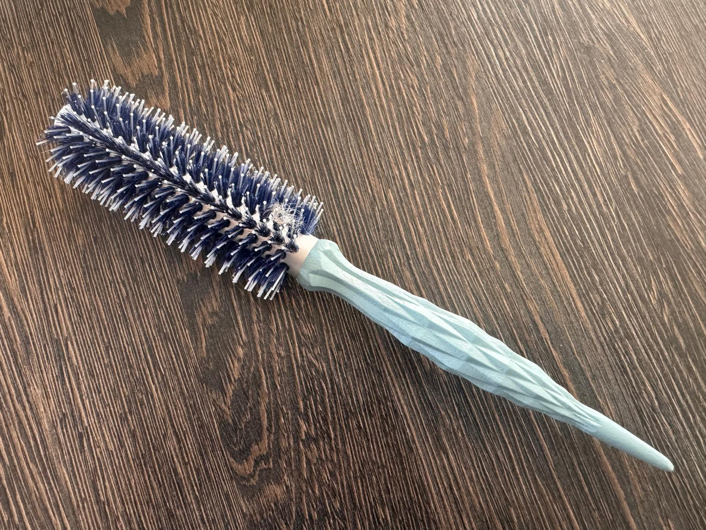Wooden handle round brushes