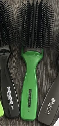 yoiscissors.co.uk Apple Green Vess Brush 9 Row