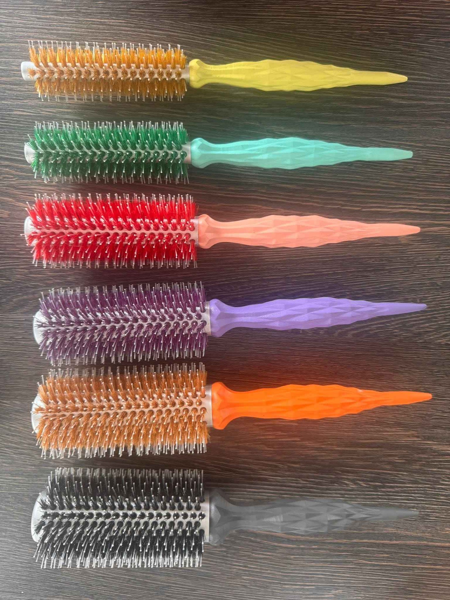 Wooden handle round brushes