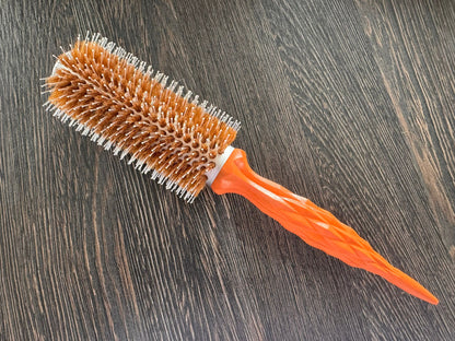 Wooden handle round brushes