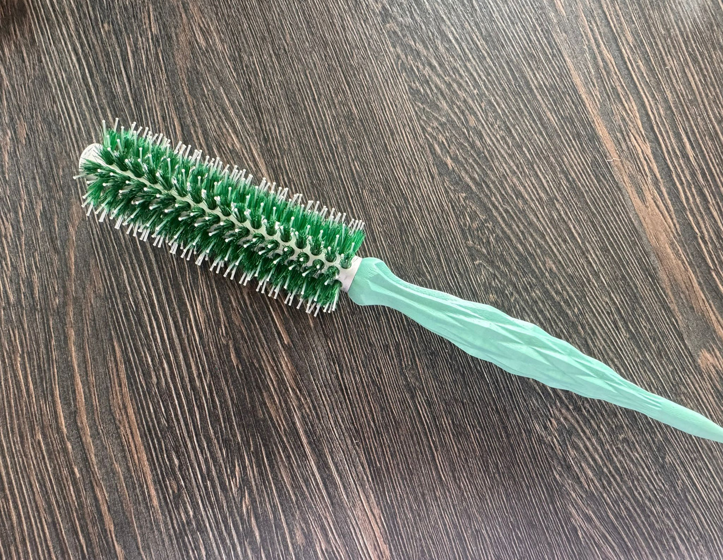 Wooden handle round brushes