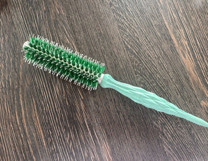 Wooden handle round brushes