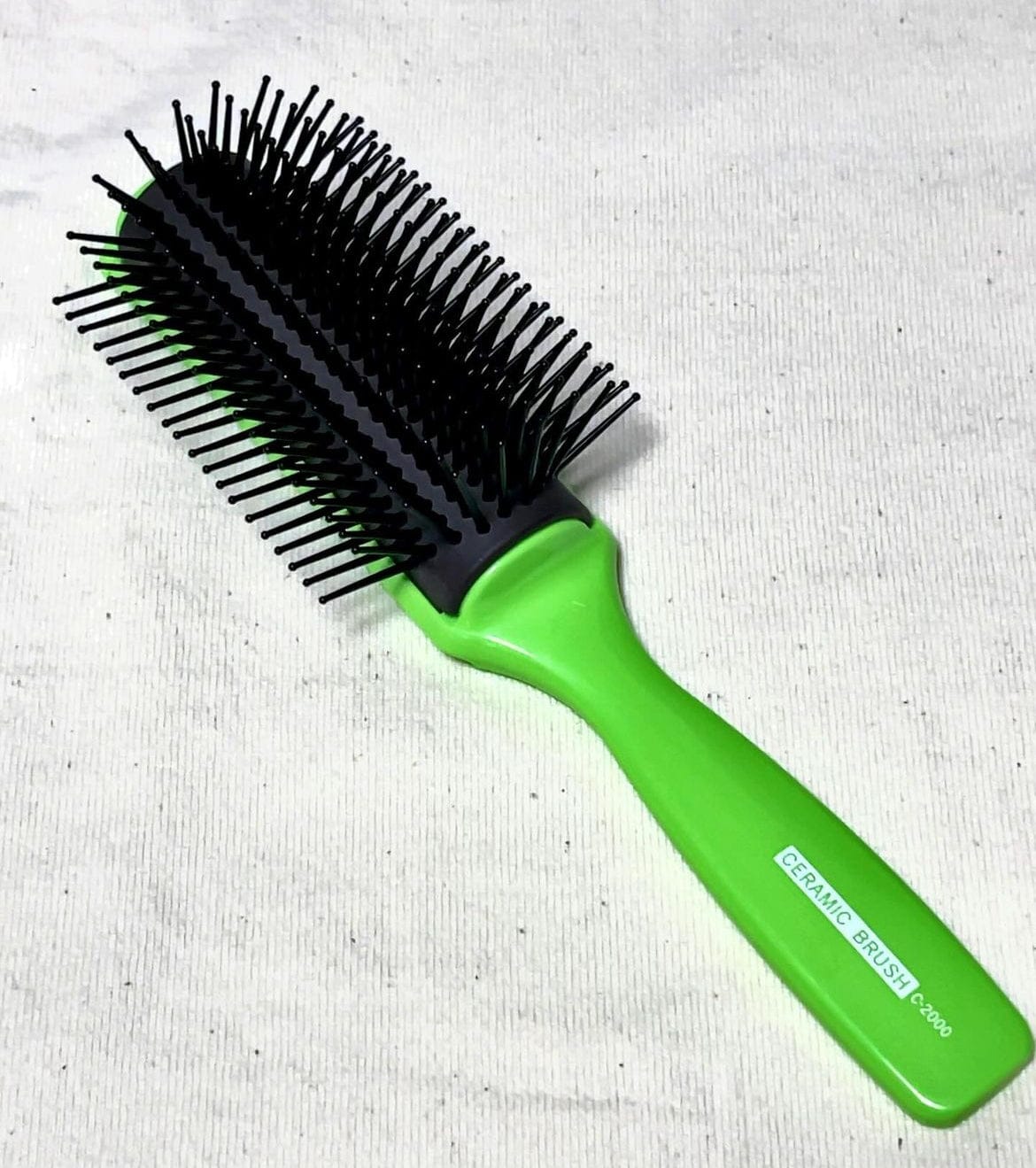 yoiscissors.co.uk Green Vess Brush 9 Row